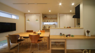 新潟県にある稲垣建築事務所の二世帯住宅