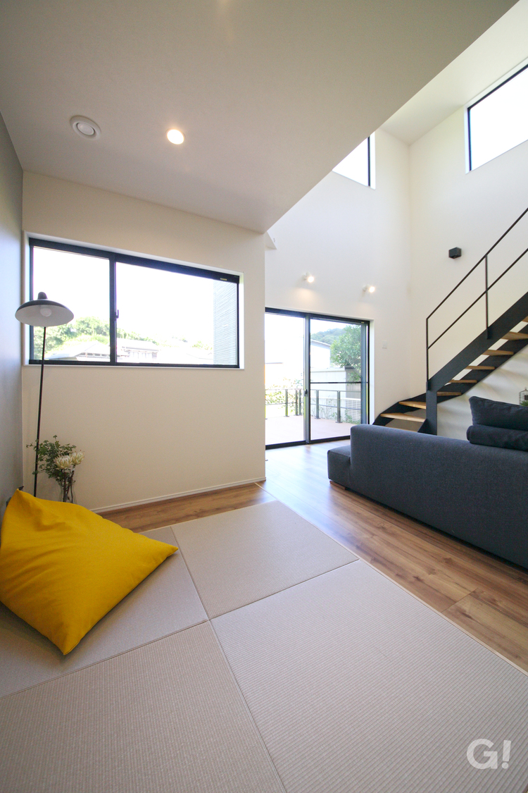 リビングに馴染むシンプルな琉球畳の和室