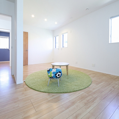 将来のことを考えた広々とした明るい子ども部屋