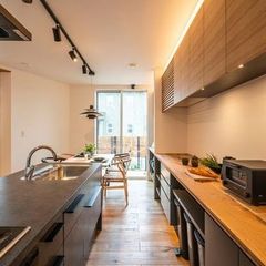 家事動線を考えたナチュラルモダンなダイニングキッチン