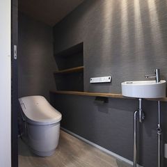 高級感のあるシックなトイレ空間