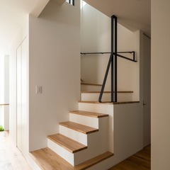 アイアン手すりの階段