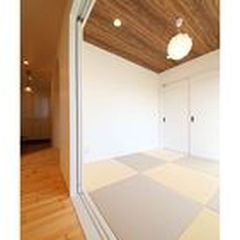 波打ったような形で、上品な雰囲気のペンダントライト