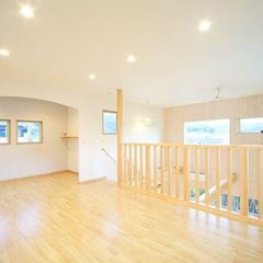 ダウンライトでシンプルでスッキリとした天井に。