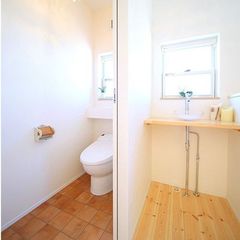 トイレと手洗い場の段差をなくしてフラットに