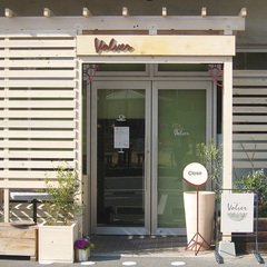 お店にピッタリのおしゃれな木製パーゴラ