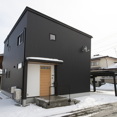 SAKURAIdesign サクライデザインの外観　今年は雪が多くて寒かったけど、家の中はポッカポカ