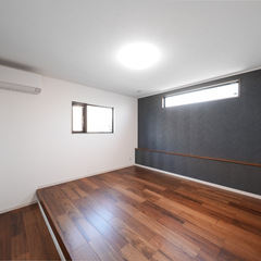 流行りの小上がり主寝室！！