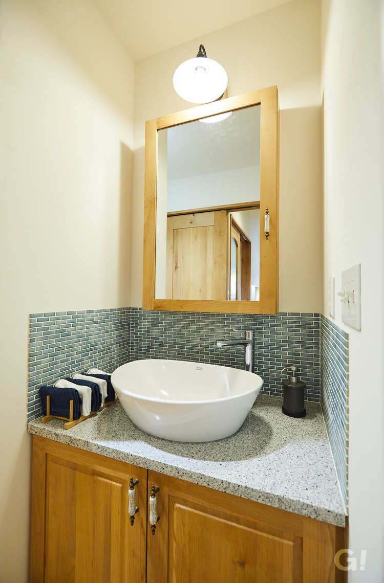 『ホッと癒されるおしゃれな快適空間！北欧テイストの洗面所』の写真