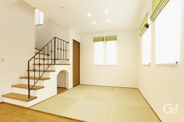 『白Xグリーンに包まれた癒しの空間で落ち着きのある北欧スタイルの和室スペース』の写真