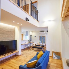 高品質木材で温もりをタップリ感じながら快適生活が叶う北欧スタイルのリビング