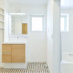 アースカラーのタイルでホッと優しい気持ちになれる北欧スタイルの洗面所