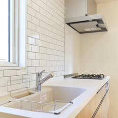 壁付けタイプはお料理好きの方にオススメ！家事動線のいいシンプルモダンなキッチン