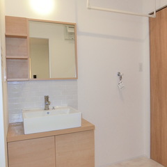 ランドリースペースもある◎ホワイトXベージュで優しい雰囲気がいいシンプルモダンな洗面室