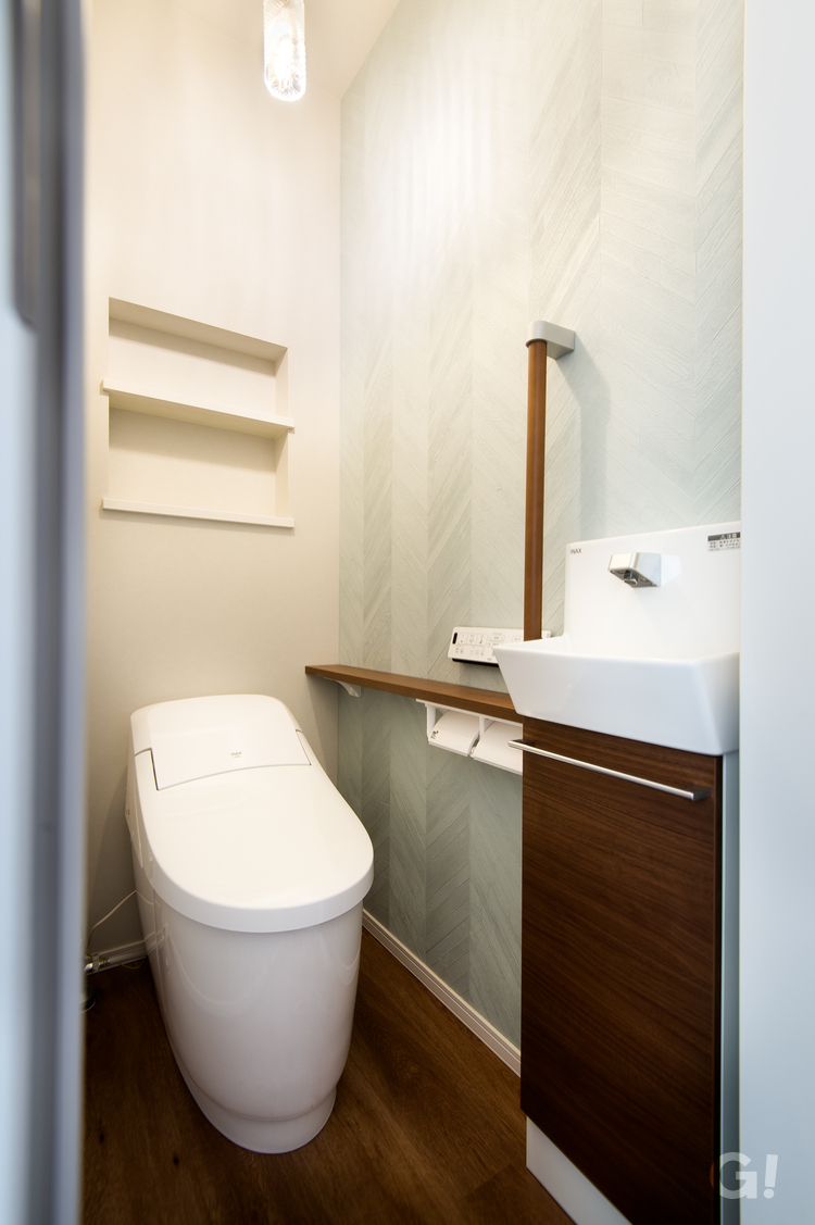 高性能住宅の高気密高断熱に包まれた爽やかなトイレの写真