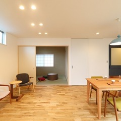 屋根付きガレージがある趣味を楽しめる家