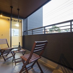 静岡市駿河区　非日常のリゾートを思わせる佇まいと快適に過ごすための収納計画のある家