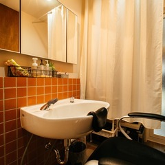 シャンプー台付きオリジナル洗面台／四国中央市「共と穏和な家 」
