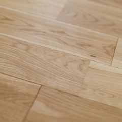 無垢の床や壁の板張りが「海の家」を思わせるカリフォルニアインテリア／丸亀市「遭と孝心の家」