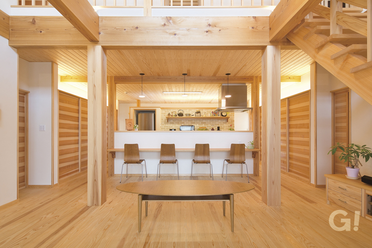 国産木材をふんだんに使用した大空間の無添加無垢の家