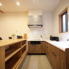 玄関からキッチンまで続く通り土間