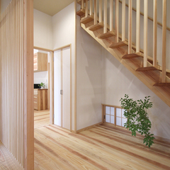 自然光や風が気持ち良く室内を通り抜けるストリップ階段