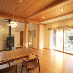 心も身体も温まる木のふんだんに取り入れたお部屋