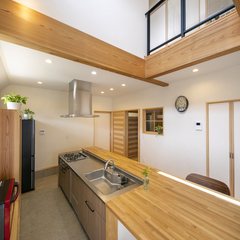 お掃除のしやすい土間キッチン