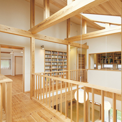 木の香りに包まれながら読書タイム