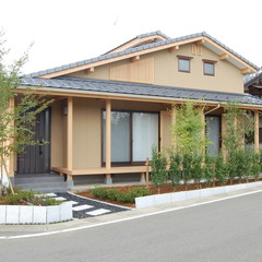 やわらかい雰囲気のベージュの外壁