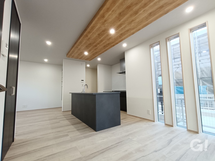 美しい直線で魅せる、洗練のキッチン空間