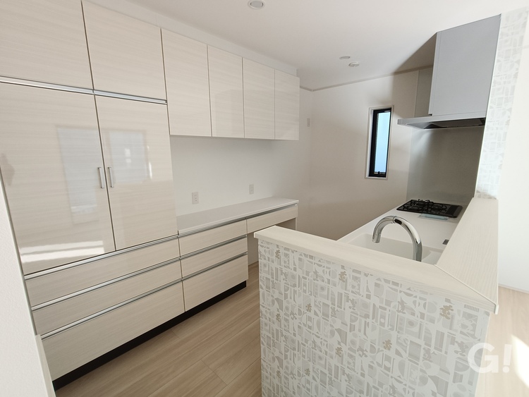 家族との楽しいひとときを演出する、心温まるキッチン。