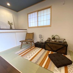 琉球畳スタイルの畳とダルトンの家具・雑貨をセットした落ち着いた空間