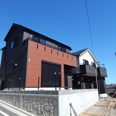 建売分譲地のような雰囲気とは一線を隔した街並み