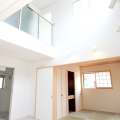 シンプルな吹き抜けは神奈川県横浜市の横浜建物まで！