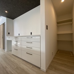 パントリー設置のある収納充実×スタイリッシュなキッチン