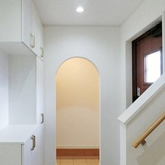 オシャレで収納も豊富な玄関にしたい