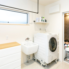 室内干しも可能な脱衣室