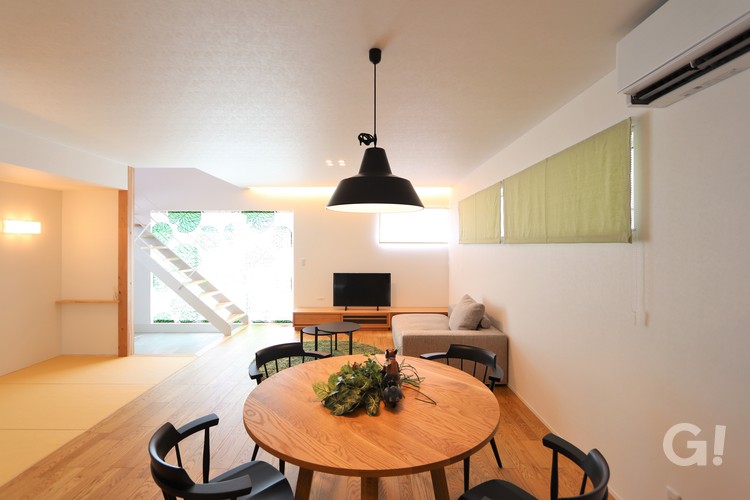 『家族団欒のひと時をじっくり味わえる北欧モダンなLDK』の写真