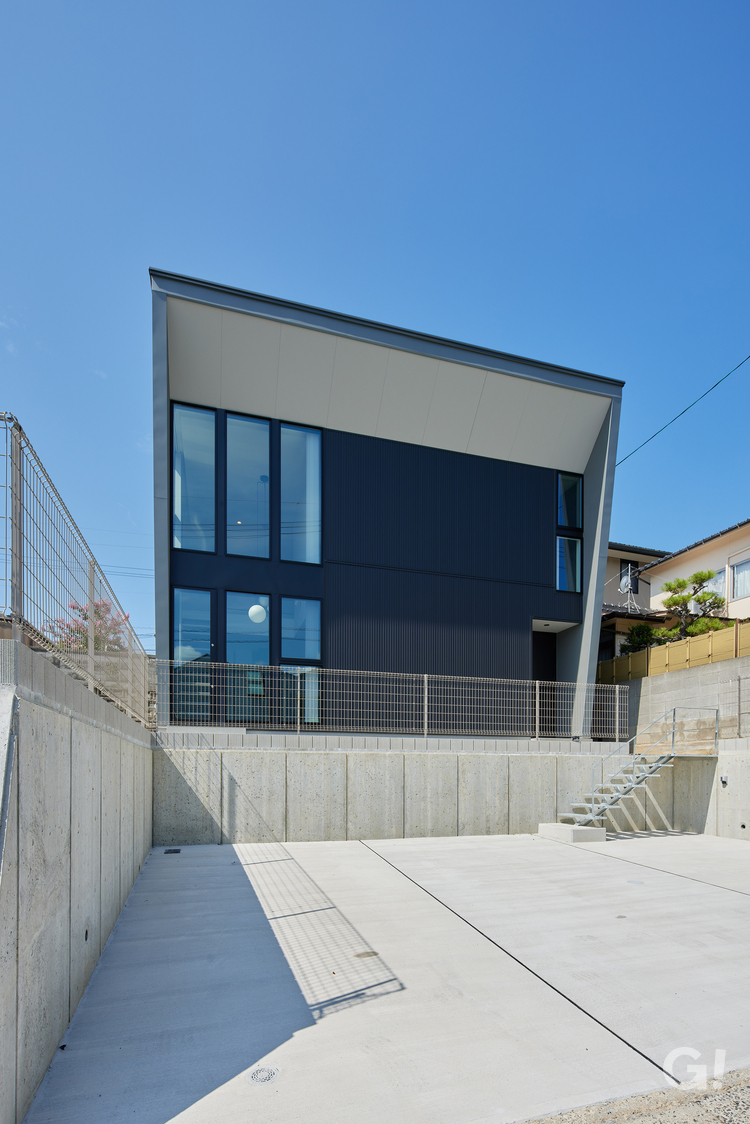 あなたらしく個性を表現した姿がカッコいいシンプルモダンな外観