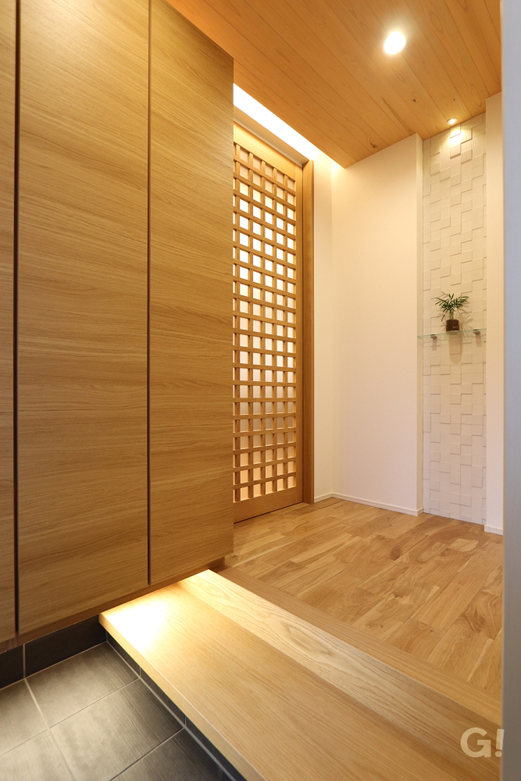 いつでも心穏やかな空気感でお出迎えしてくれる和モダンな玄関