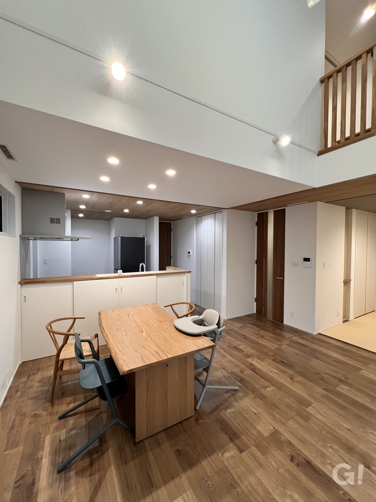 最高の居心地がいい！それぞれの場所ともゆるやかに繋がるシンプルモダンなLDK