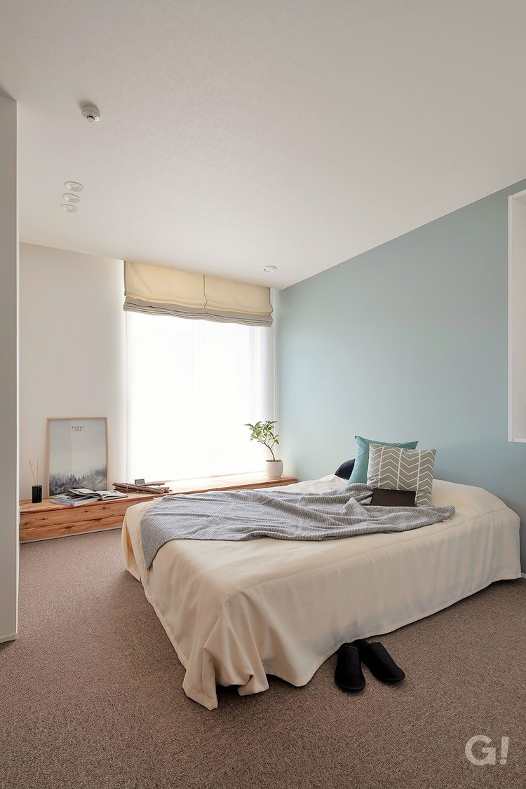 睡眠はもちろんリラックスタイムも満喫できる北欧ナチュラルな寝室