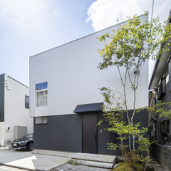 片流れ屋根がかっこいいシンプルモダンなお家