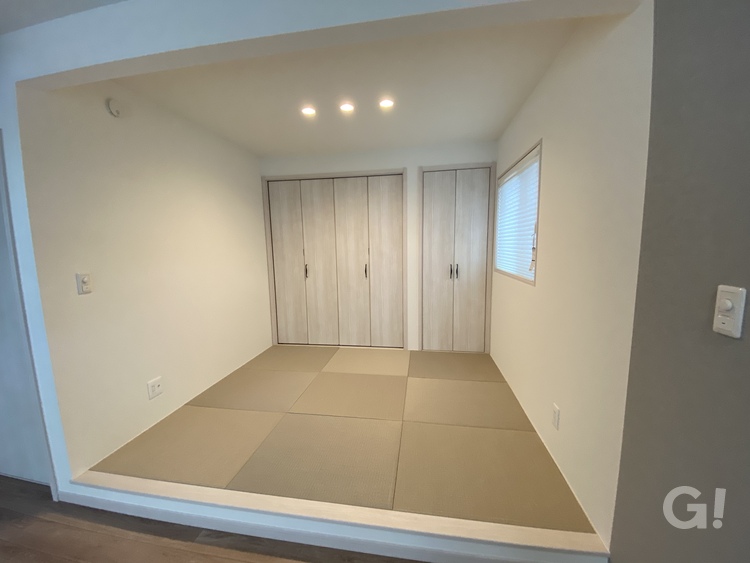 『ナチュラルカラーの琉球畳がお洒落！優しい気持ちで過ごせるシンプルモダンな和室』の写真
