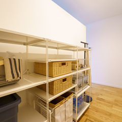 生活感は見せない快適なリビングクロークがある暮らし