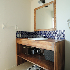 モザイクタイルがかわいい、こだわりの作洗面台