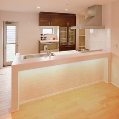 間接照明が素敵なカウンターキッチン