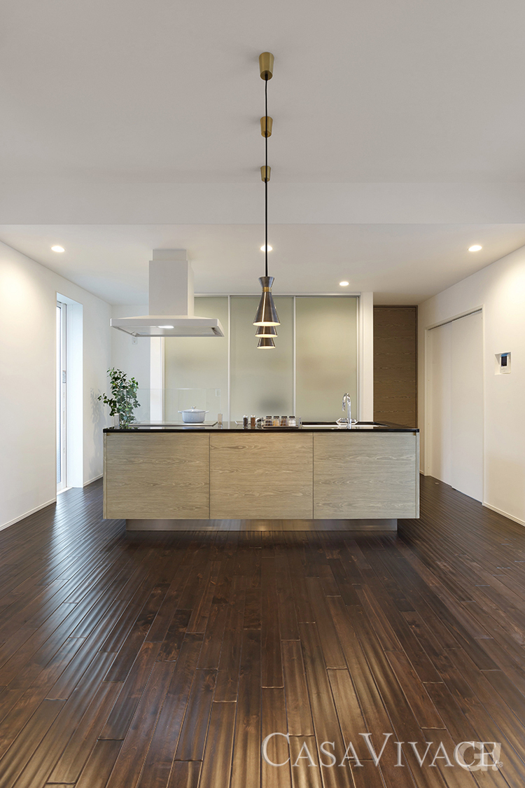 アイランドキッチンがお部屋の主役