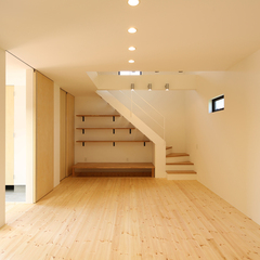 階段下はワークスペースとして有効活用